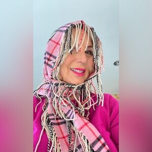 Burberry Pink and Cream Cashmere Fringe Checkered Scarf